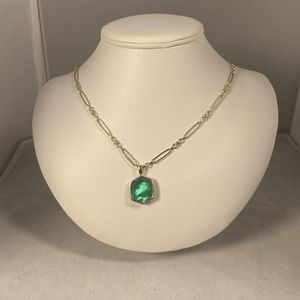 Kendra Scott Gold Tone Gold Emerald Green Davis Pendant chain Necklace